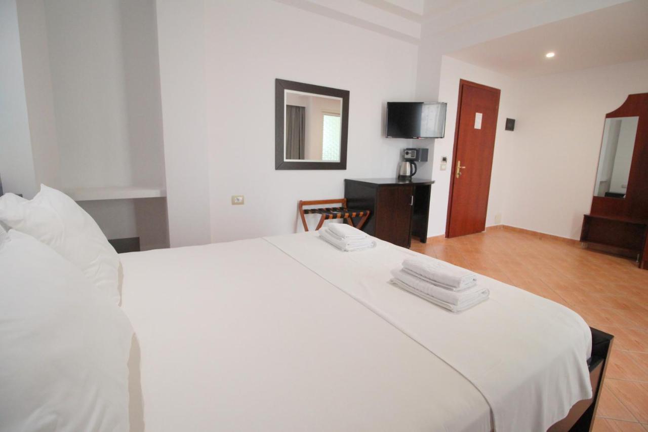 Oskar Hotel