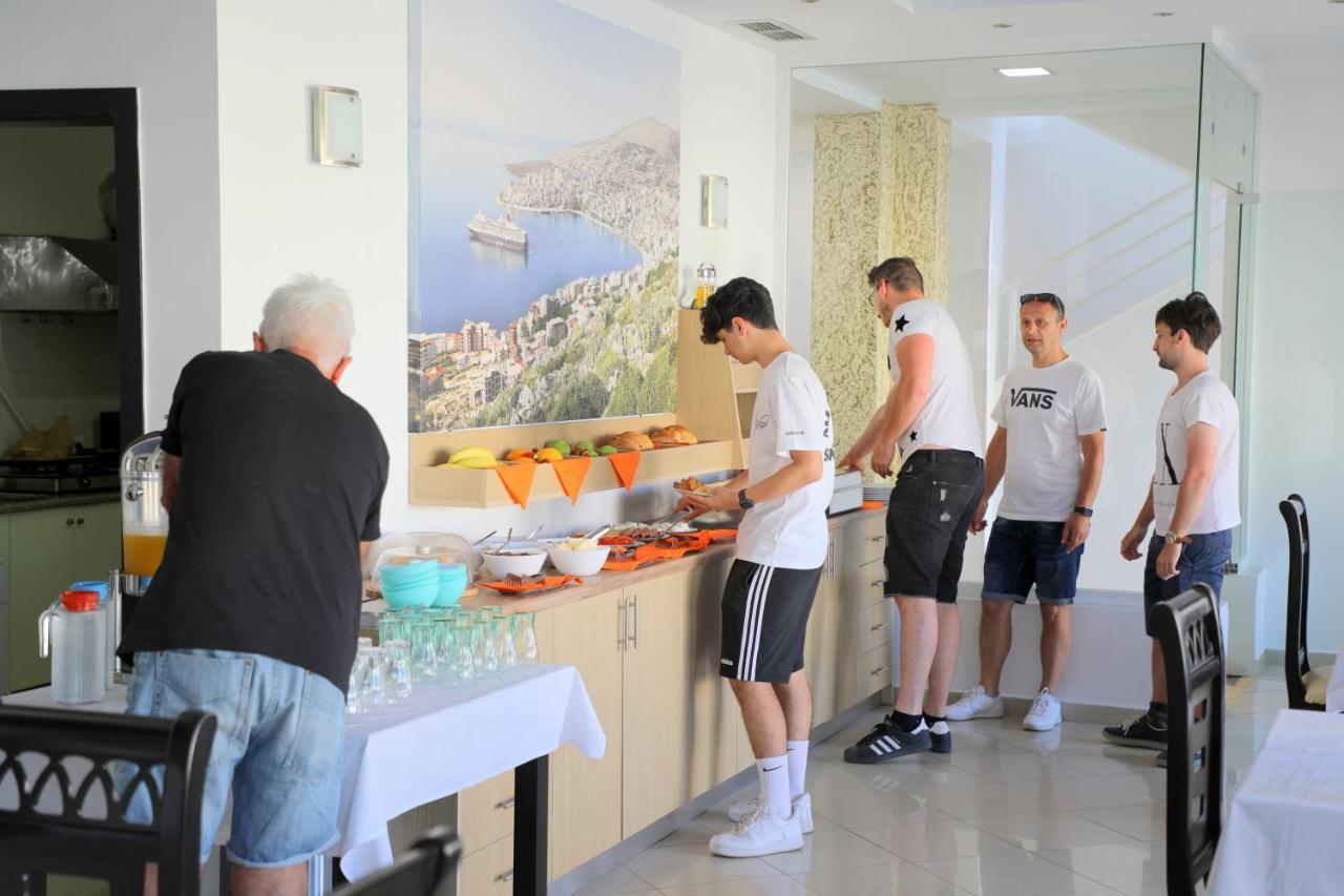 Oskar Hotel