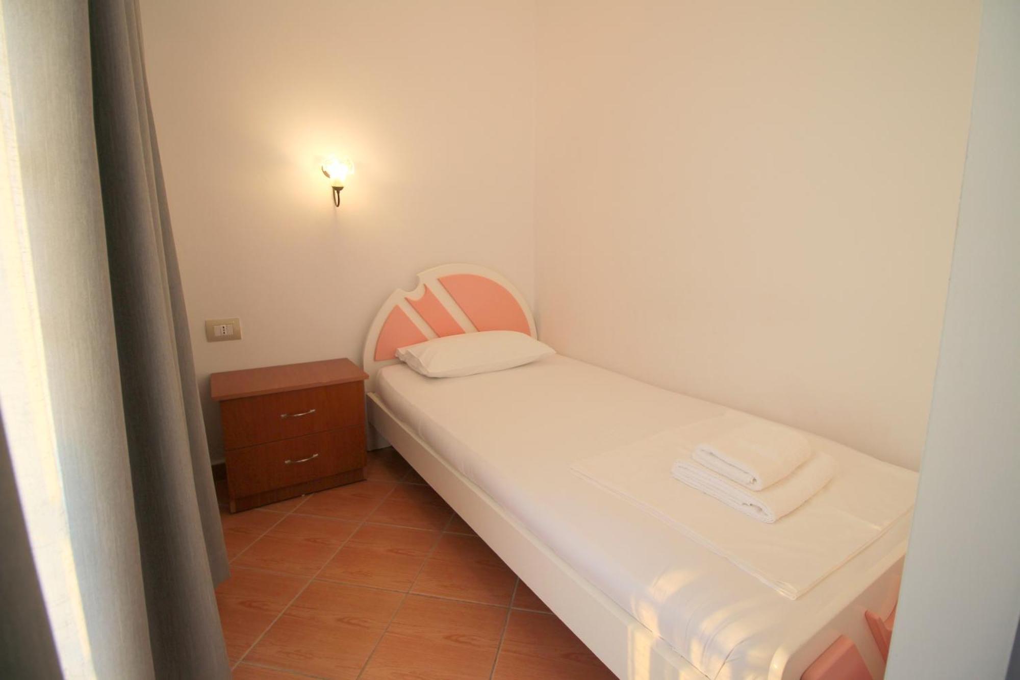 Oskar 4* Sarande